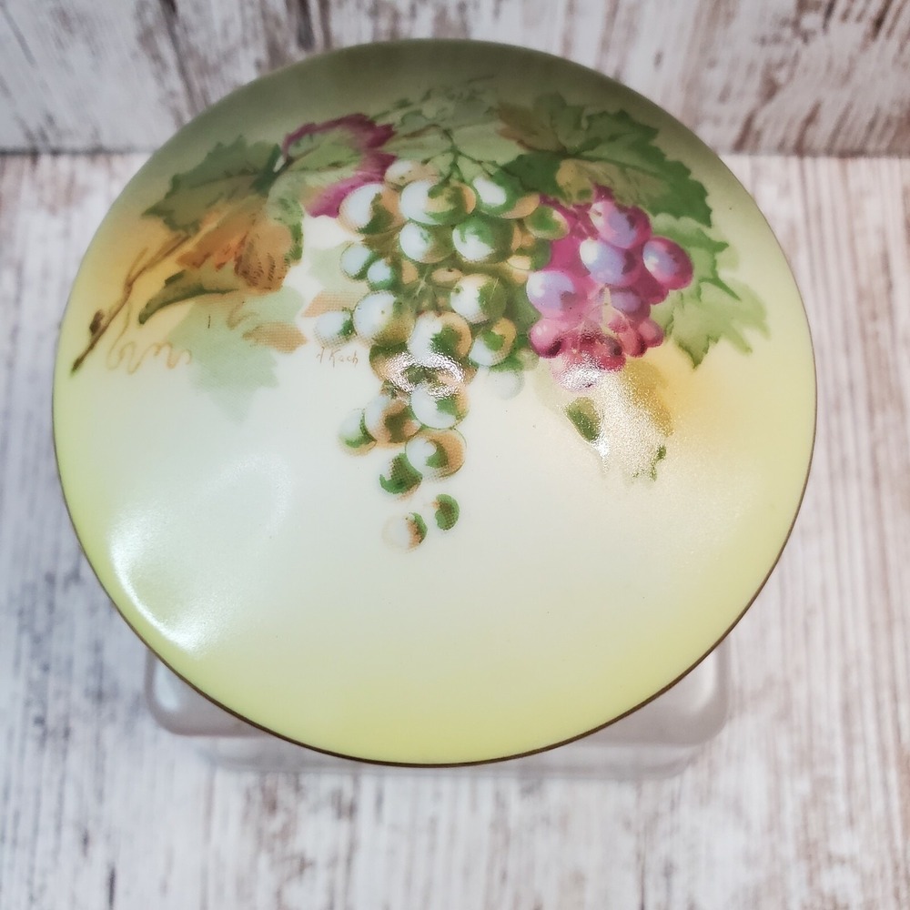 Vintage Porcelain Round Trinket Box Grapes Leaves Leaf Design Gold Trim #10798
